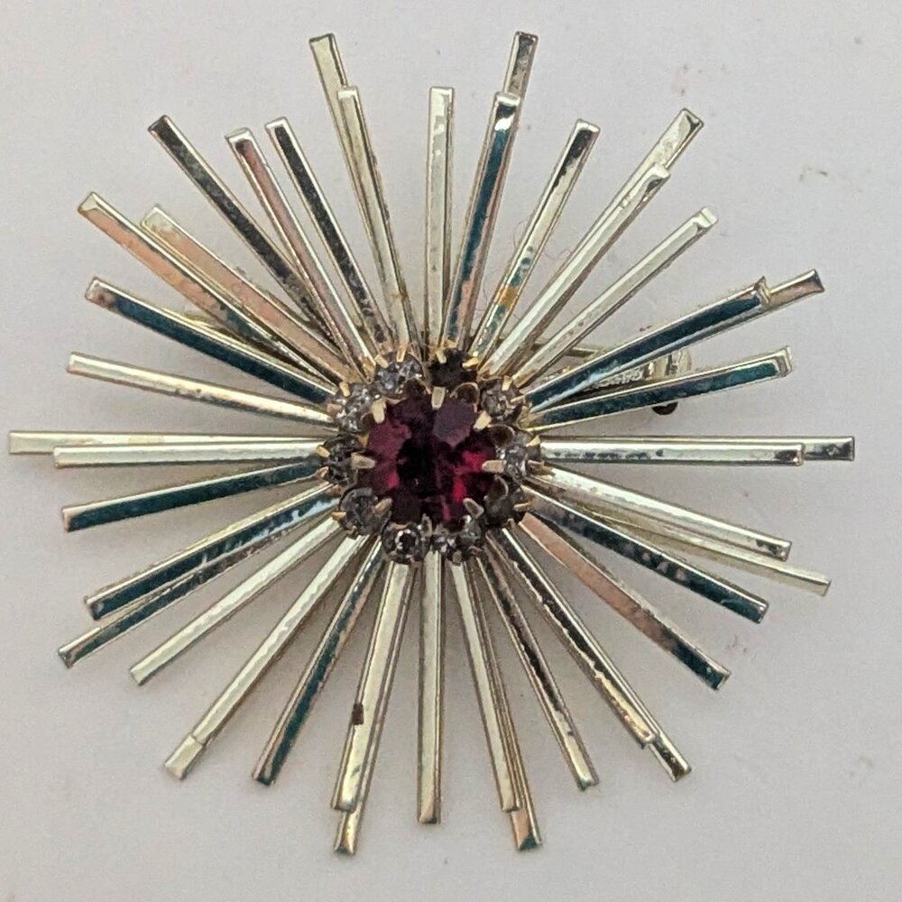 Vintage Oversized CORO Starburst Type Gold Tone Brooch w/ Large Red Stone!